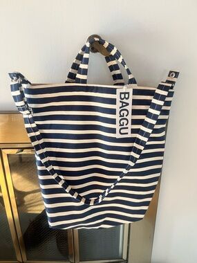 NWT BAGGU Navy and White Striped Canvas Tote Duck Bag